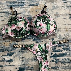NWT Victoria Secret bra and panty set.